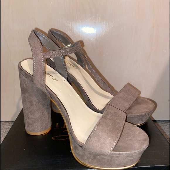 Block heel - Picture 1 of 2